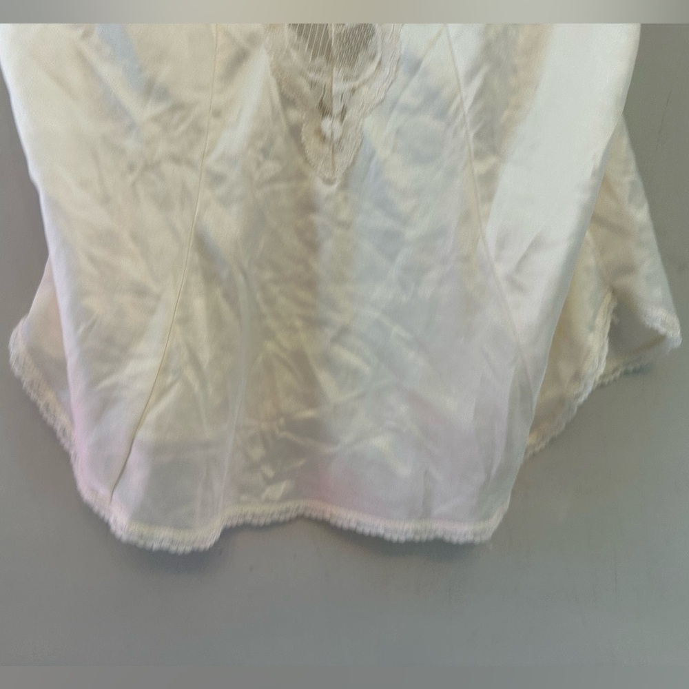 Vintage 70’s “Isn’t it Divine?” By Sears Cream Lace & Bow Camisole Size XS/S - Picture 4 of 6